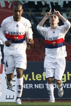 Di Vaio thanks us from the North with his goal