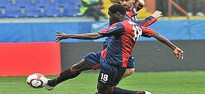 Richmond Boakye (17 years) scores his first goal with Genoa in Serie A